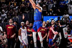 开云体育下载-NBA球队在比赛中迎来一场惊险的加时赛胜利