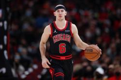 开云体育app-雄鹿轻取魔术，卡鲁索关键制胜的简单介绍