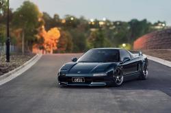 开云平台-F1引擎轰鸣之夜，足球场惊现破风手努涅斯