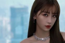 开云官网-一柱擎天！戈贝尔关键回合化身擎天柱，爵士惊天逆转活塞