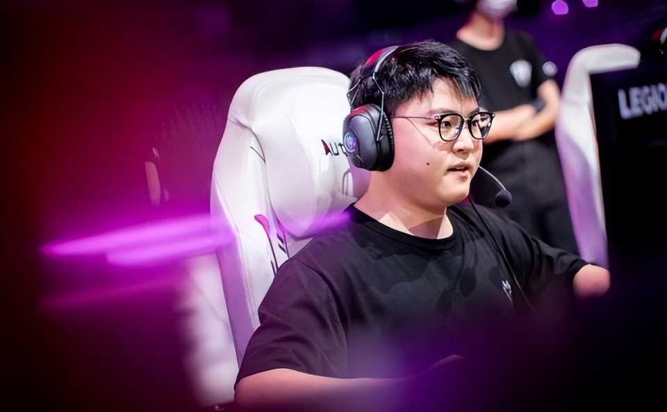 RNG险胜FLY，Scout单局斩获MVP八强赛3:2（上海）