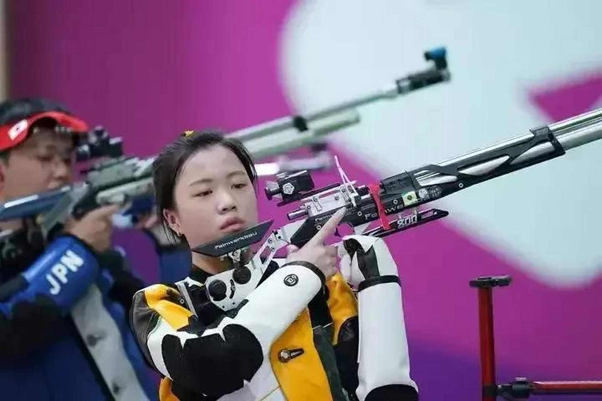 射击比赛巴西选手实现逆袭夺金
