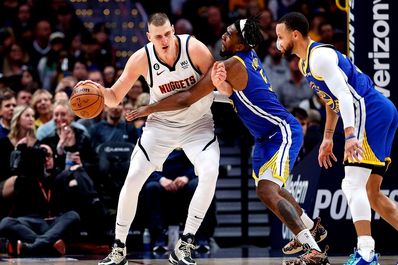 灰熊碾压尼克斯，约基奇关键制胜的简单介绍