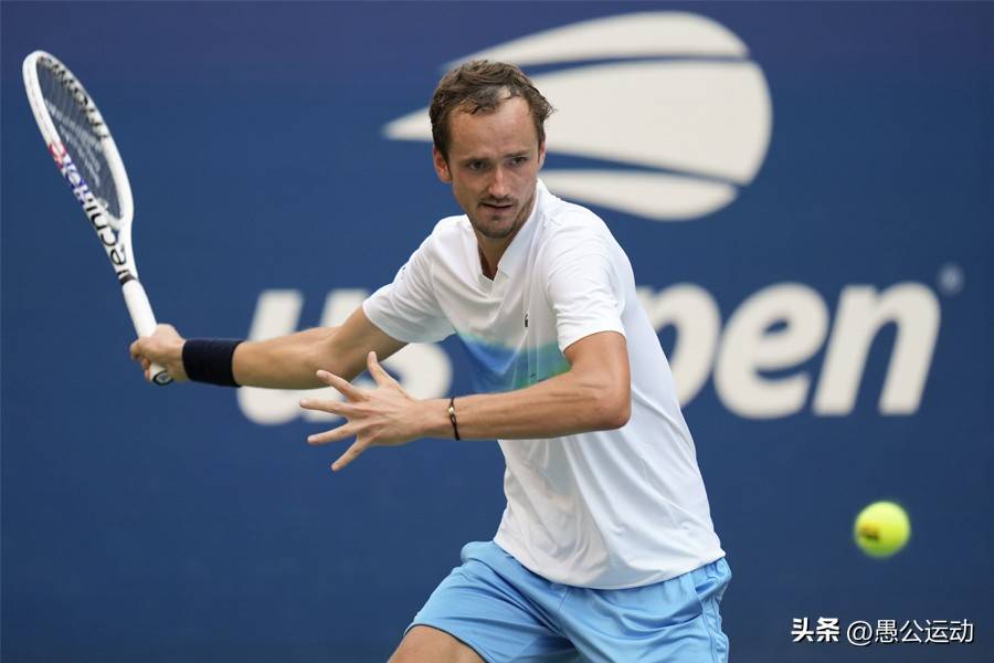 ATP总决赛横扫戴维斯杯，梅德韦杰夫点燃赛场