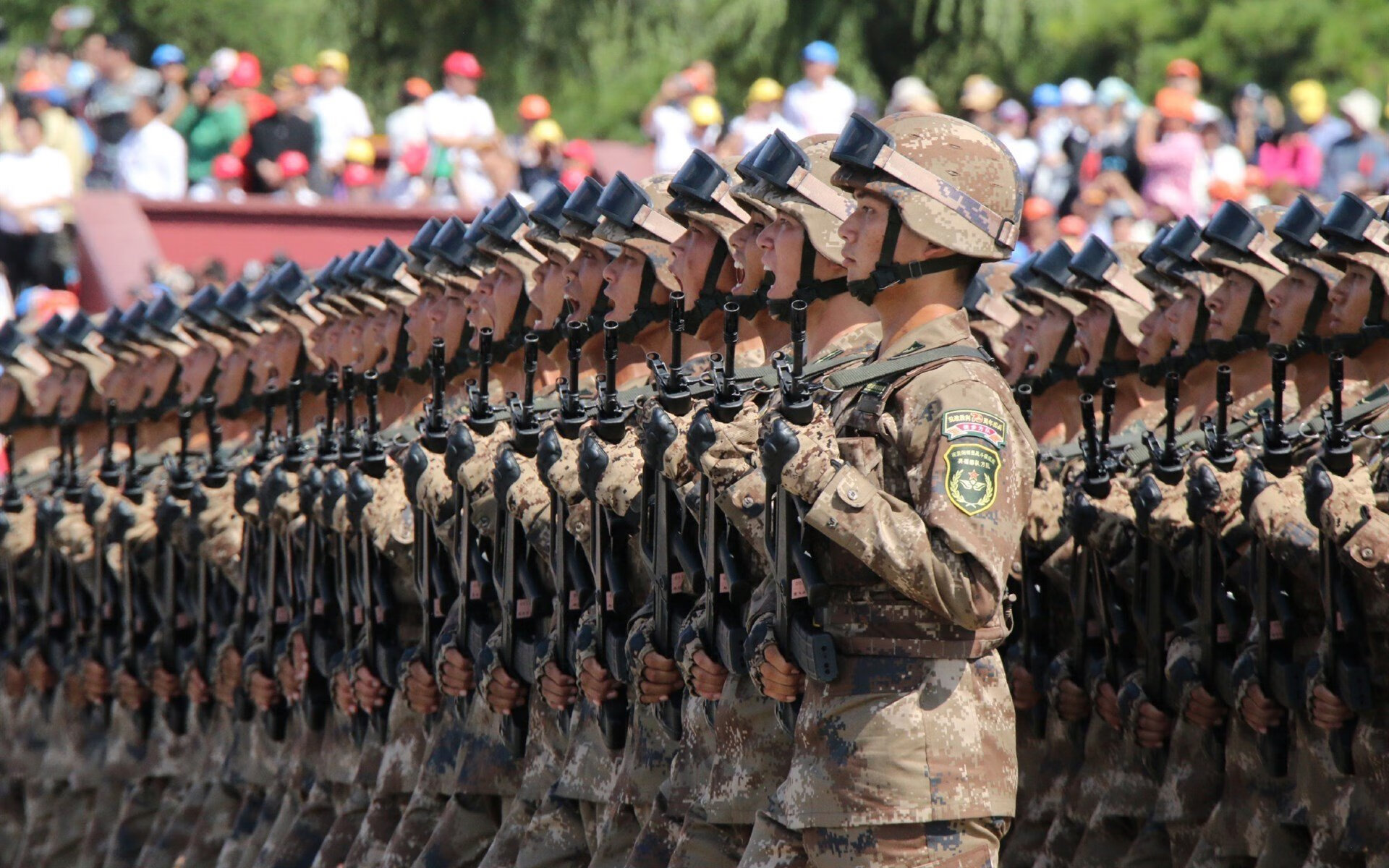 今夜，两颗巨星在不同赛场同步燃烧