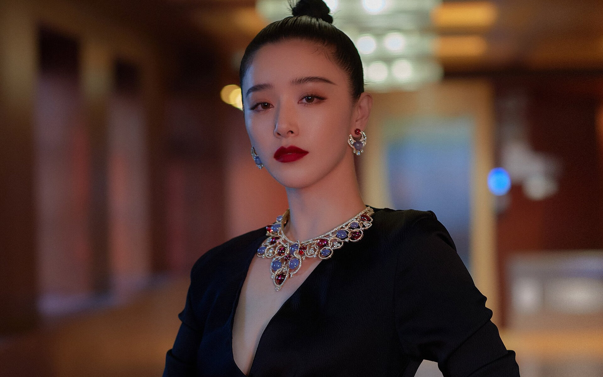 当巨压倾覆，是匍匐成尘，还是淬火为锋？罗德里与克罗地亚的压力辩证法