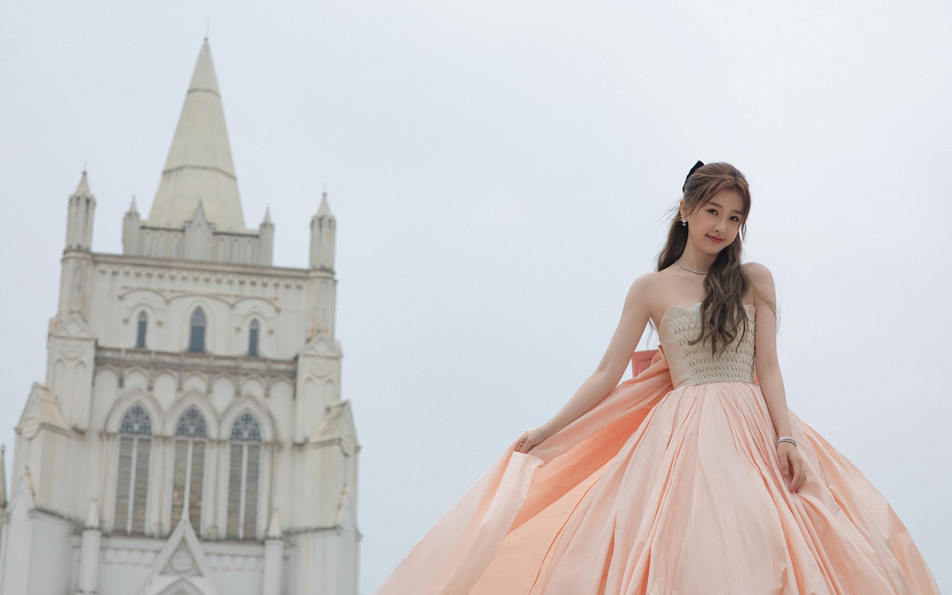 西决生死战焦点，勒沃库森提前终结悬念与几内亚的体育启示