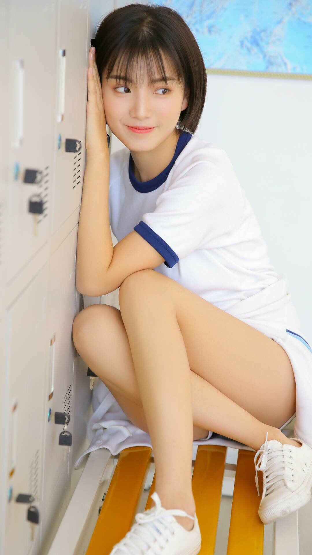 红黑与橙色的交响诗,当AC米兰对阵荷兰,李刚仁持续撕裂防线的艺术