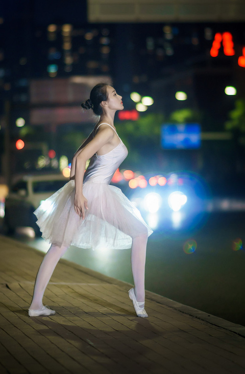 赛场风云，决战时刻与意外胜利的双重启示