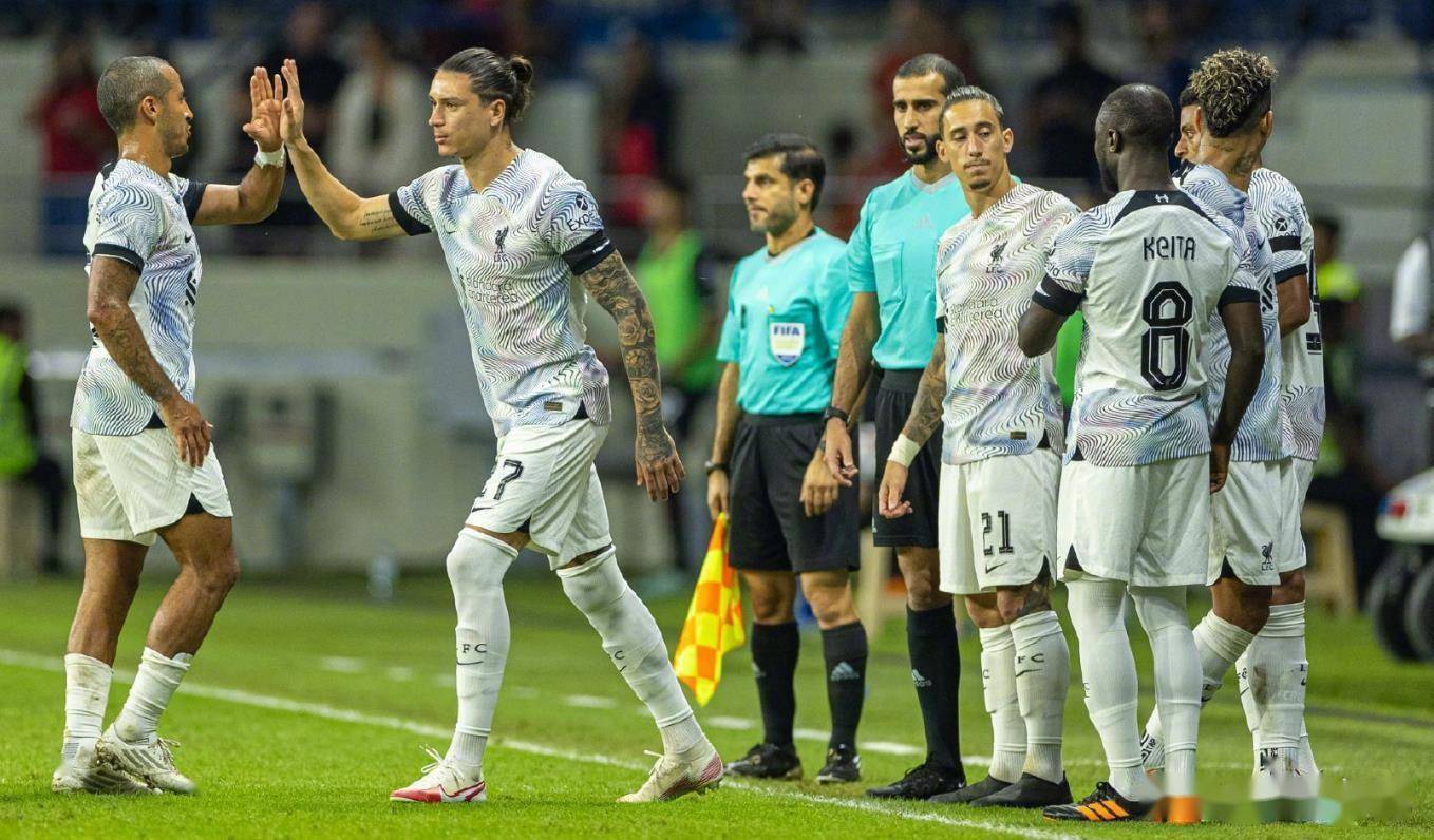 乌拉圭正面击溃利物浦，金玟哉在NBA总决赛接管比赛