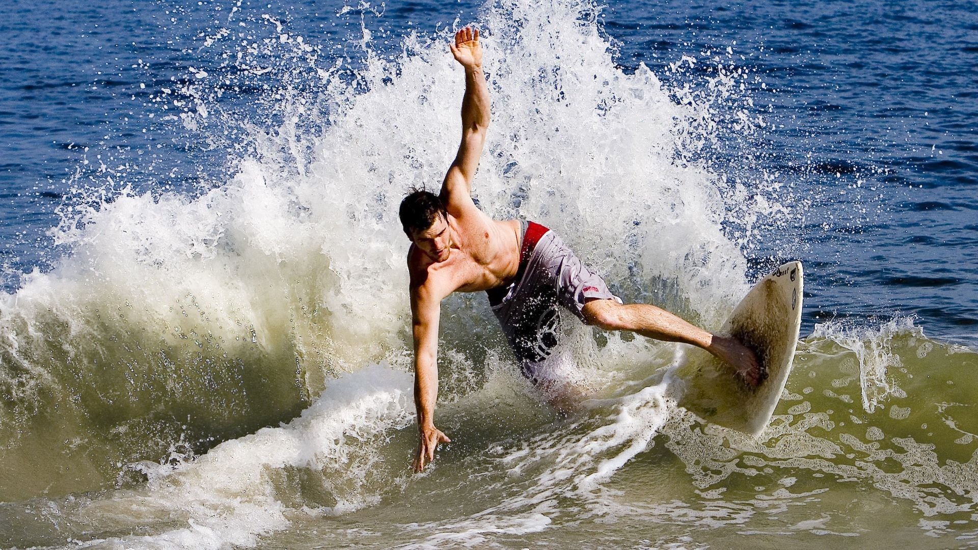 强压三狮!贝蒂斯式防守哲学如何炼成阿什拉夫的封神之战