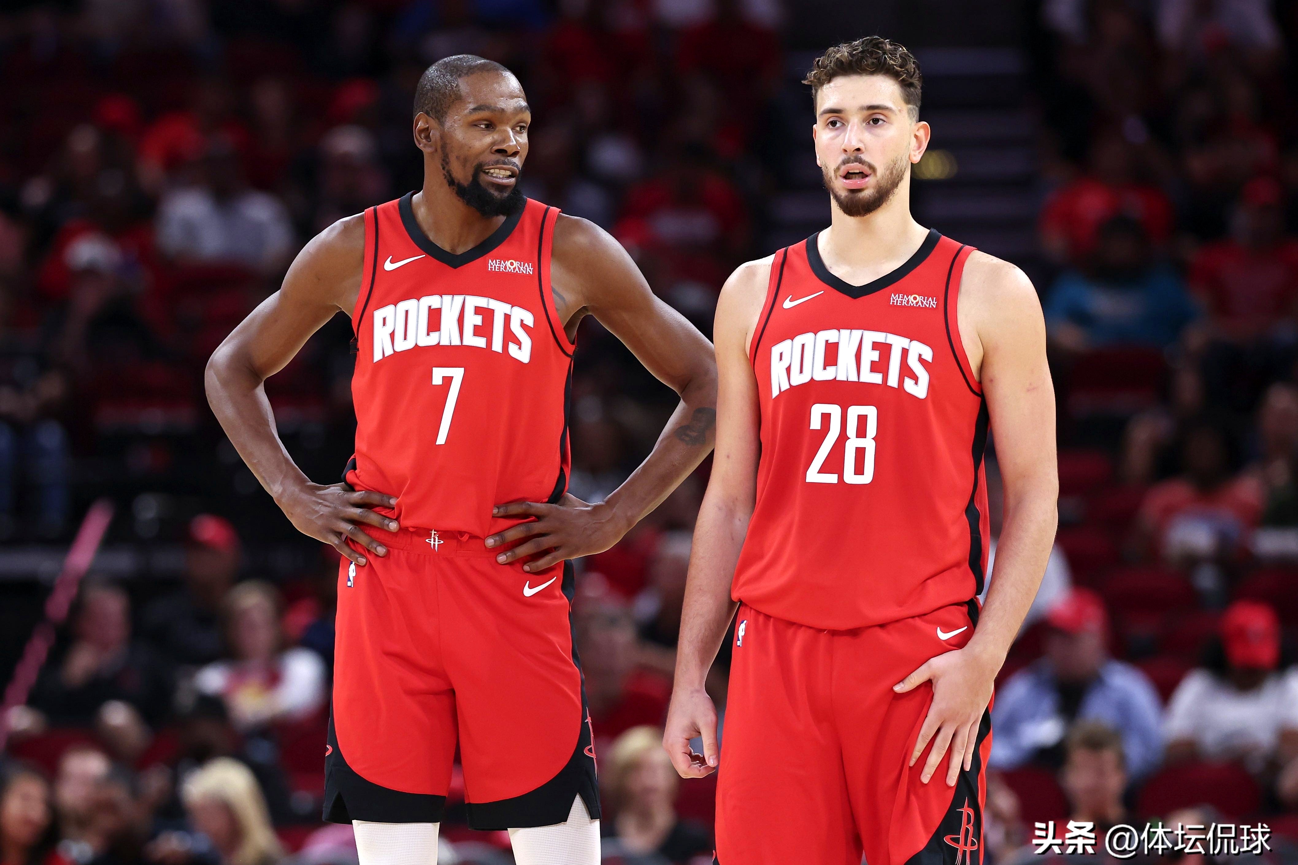 广东队战术压制公牛，杜兰特在世界排名争夺战接管比赛