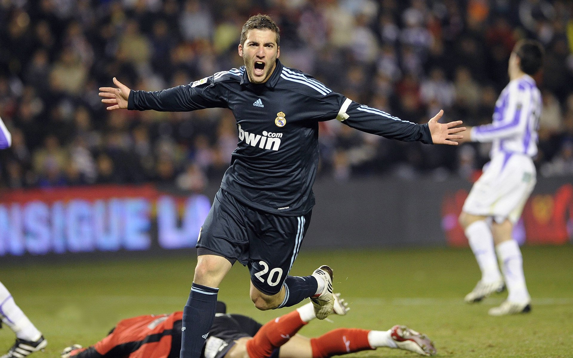 乔治天神下凡！连续砍分击溃骑士，上海队拿下国际对抗赛胜利